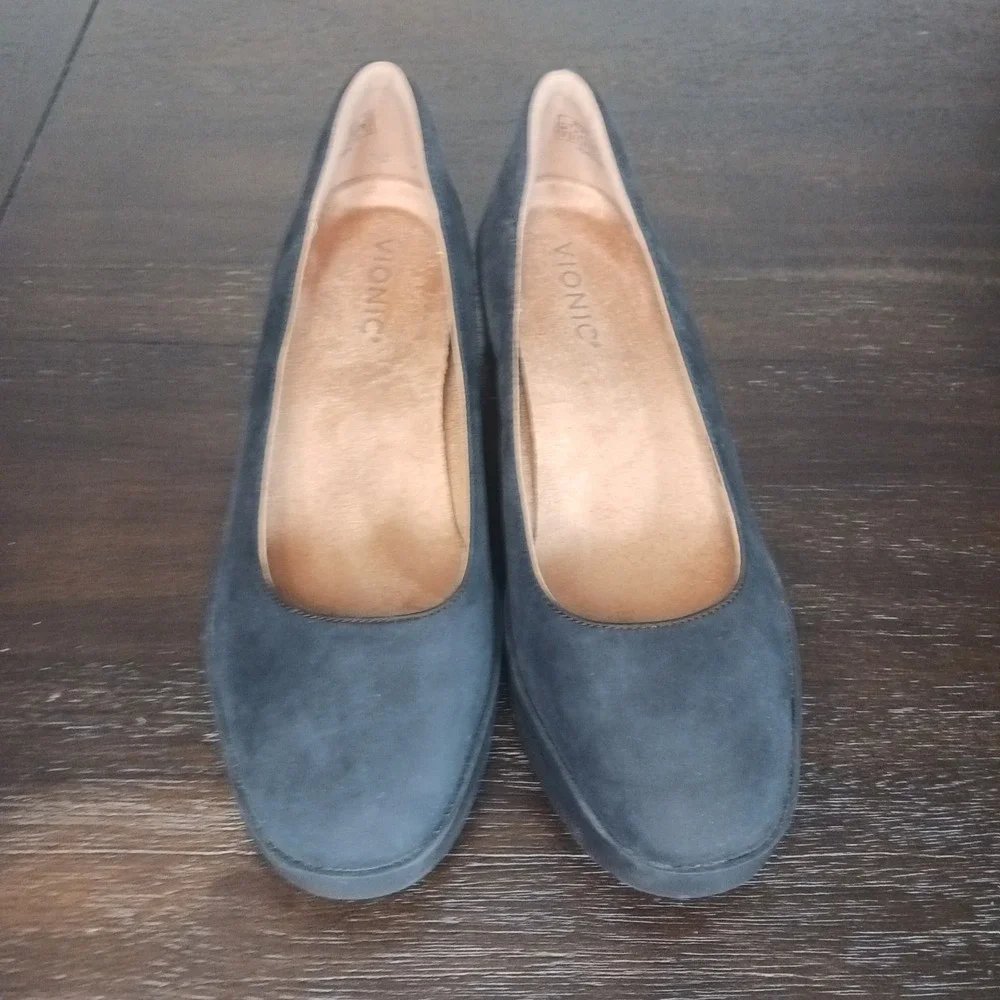 Vionic Sereno Black Leather Wedge Shoes Women's Size 8 Orthotic Comfort Slip-On